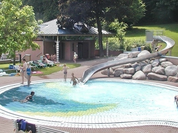 Terrassenbad Lahr Bildnachweis: Mit freundlicher Genehmigung der Bder-Lahr