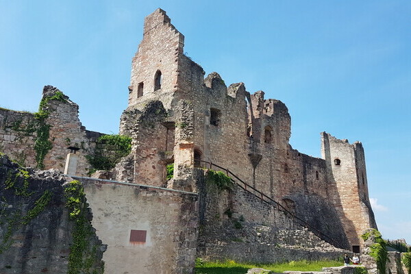 Ruine Hochburg